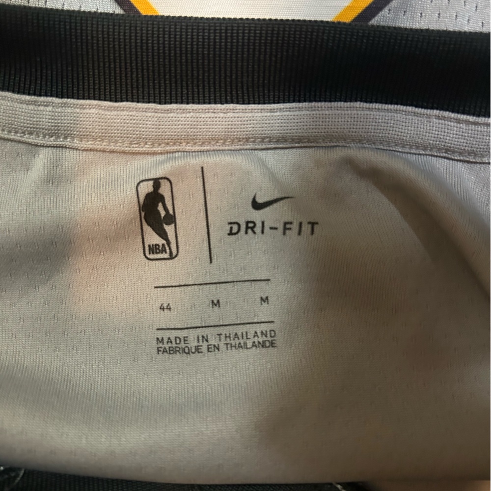 Basketball Jersey - Picture 4 of 8
